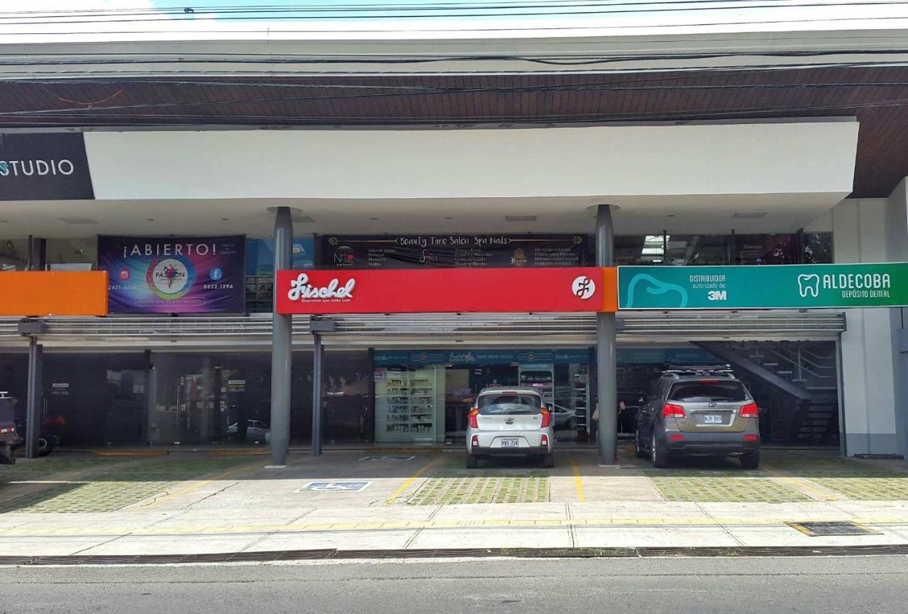 阿拉胡埃拉Vida Tropical住宿加早餐旅馆 外观 照片