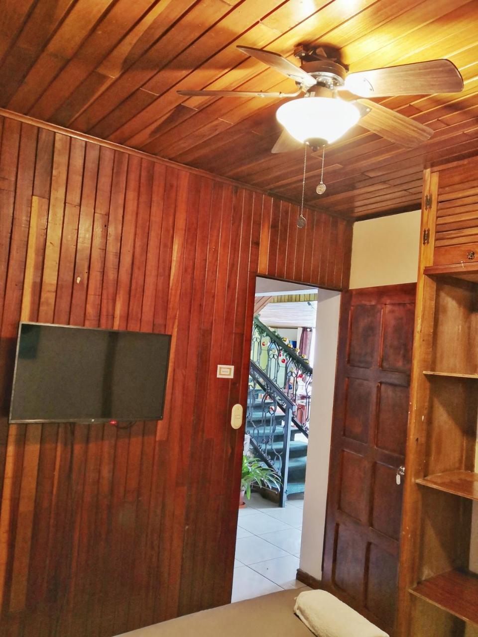 阿拉胡埃拉Vida Tropical住宿加早餐旅馆 外观 照片